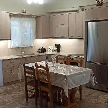 Eleni's House דירה